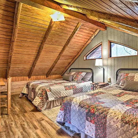 Broken Bow Log Cabin With Fire Pit, Pond, And Deck!